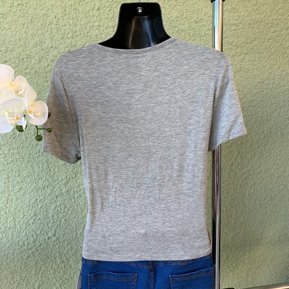 Gray Top Rose embroidered - Picture 3 of 4